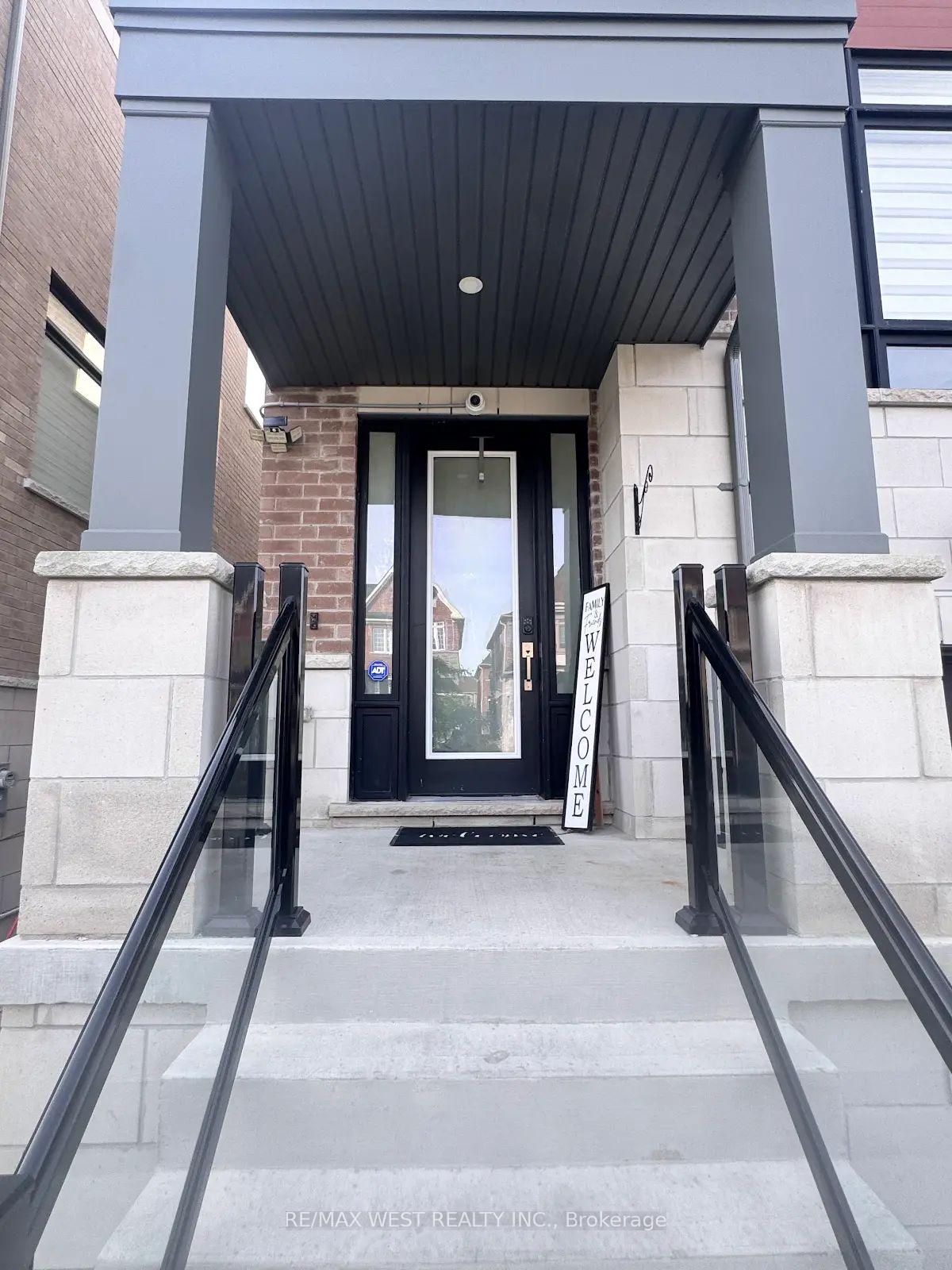 Photo 3 of 125 Farooq Boulevard, Vaughan, Vellore Village — HOMEH