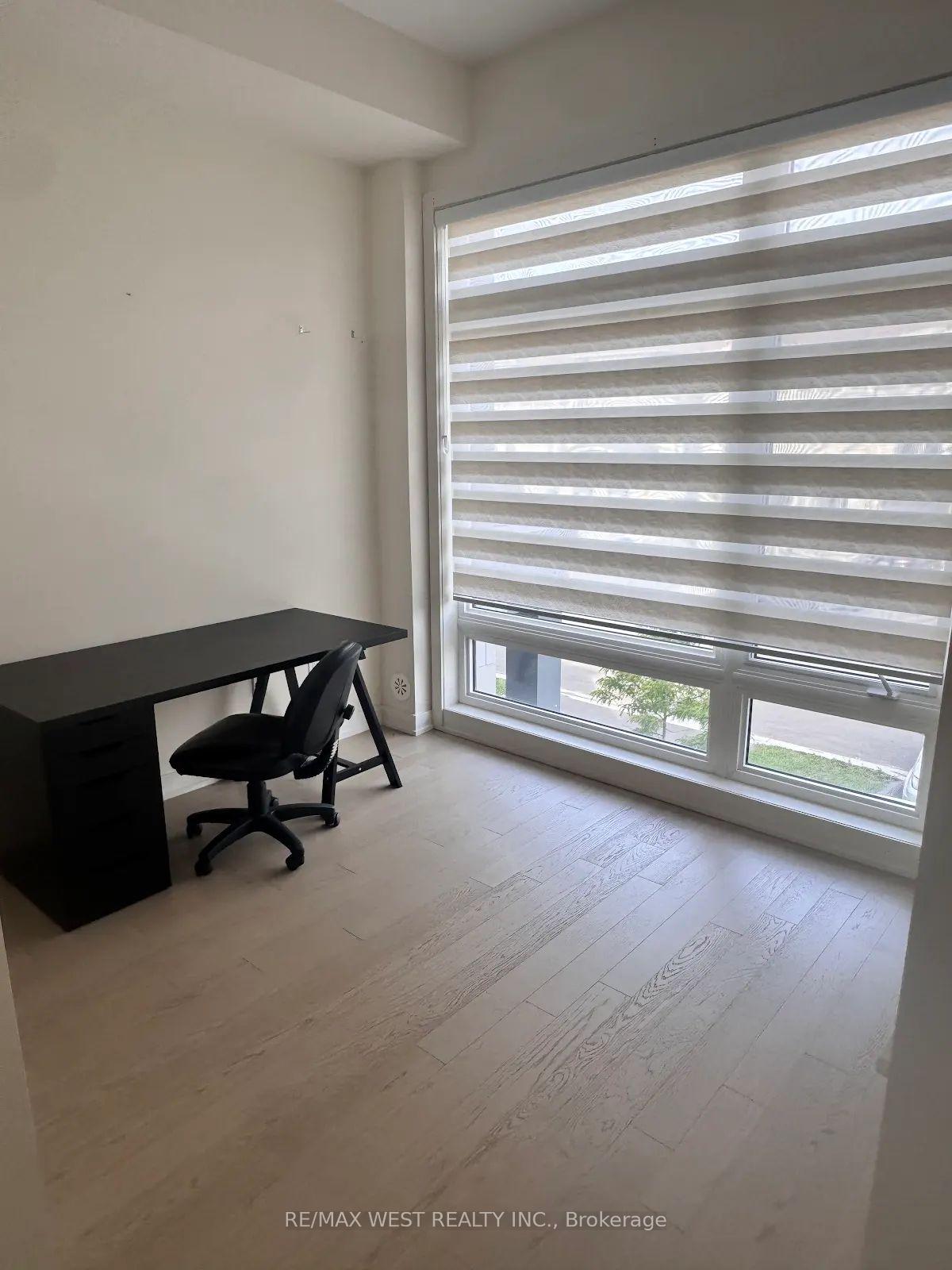 Photo 5 of 125 Farooq Boulevard, Vaughan, Vellore Village — HOMEH