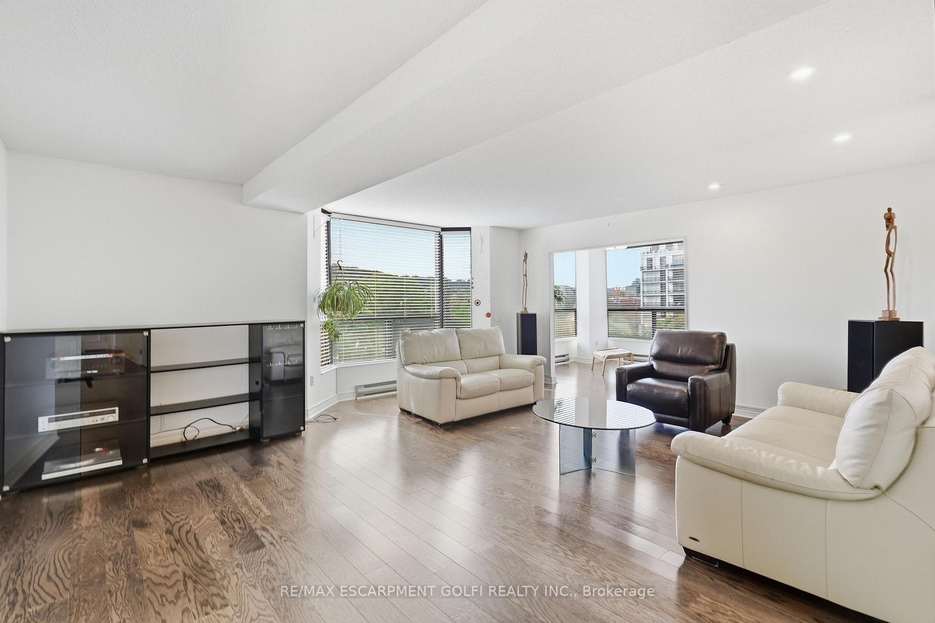 Photo 7 of Unit 601, 49 Robinson Street, Hamilton, Dundurn — HOMEH