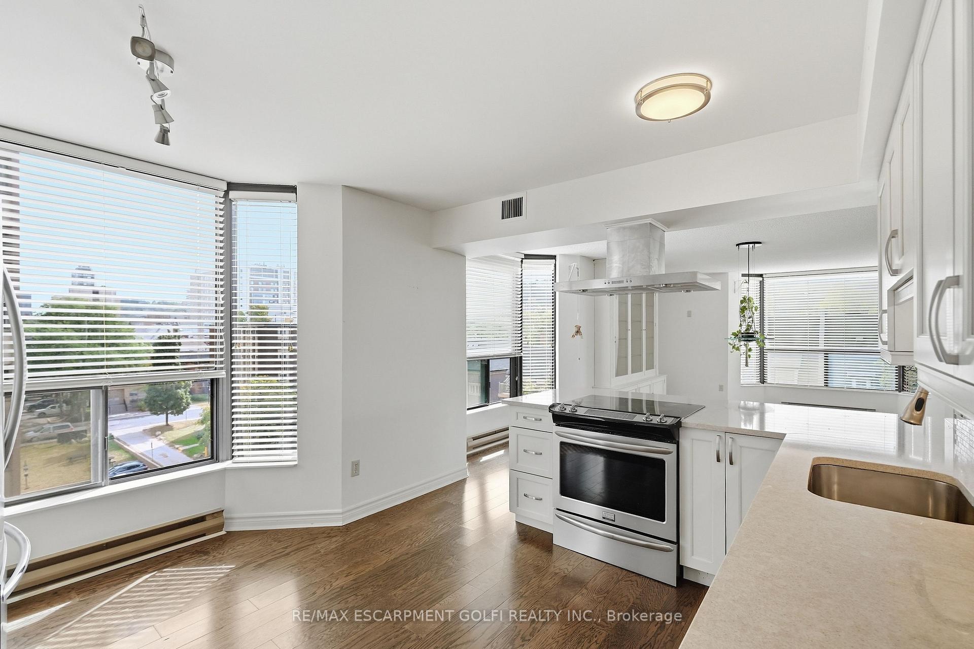 Photo 19 of Unit 601, 49 Robinson Street, Hamilton, Dundurn — HOMEH