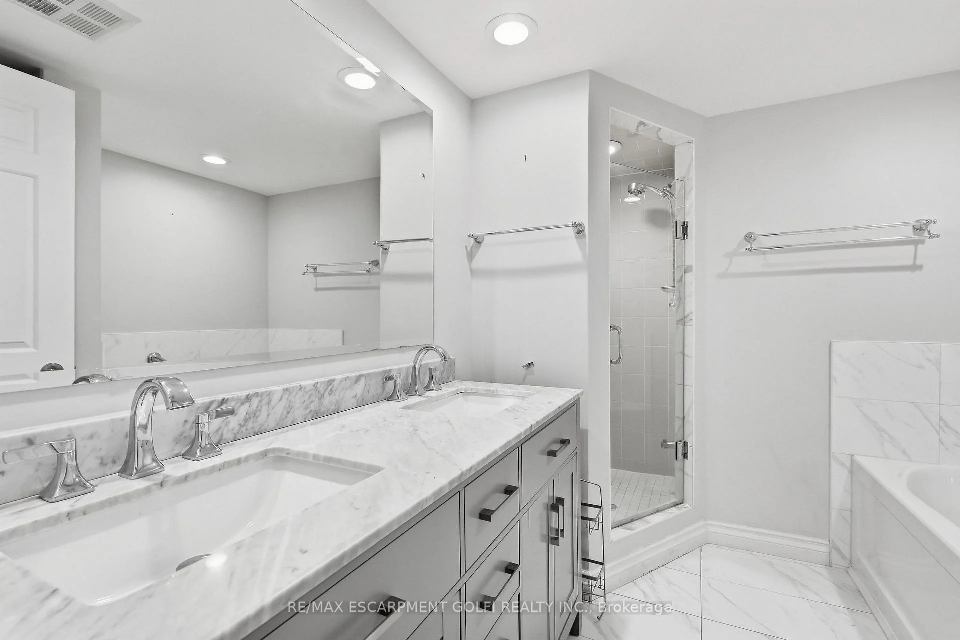 Photo 36 of Unit 601, 49 Robinson Street, Hamilton, Dundurn — HOMEH