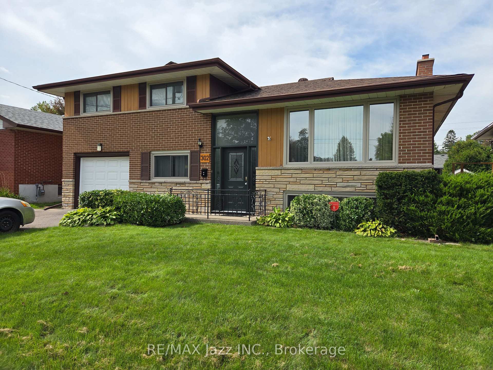 Photo 1 of 302 Poplar Street, Oshawa, Donevan — HOMEH