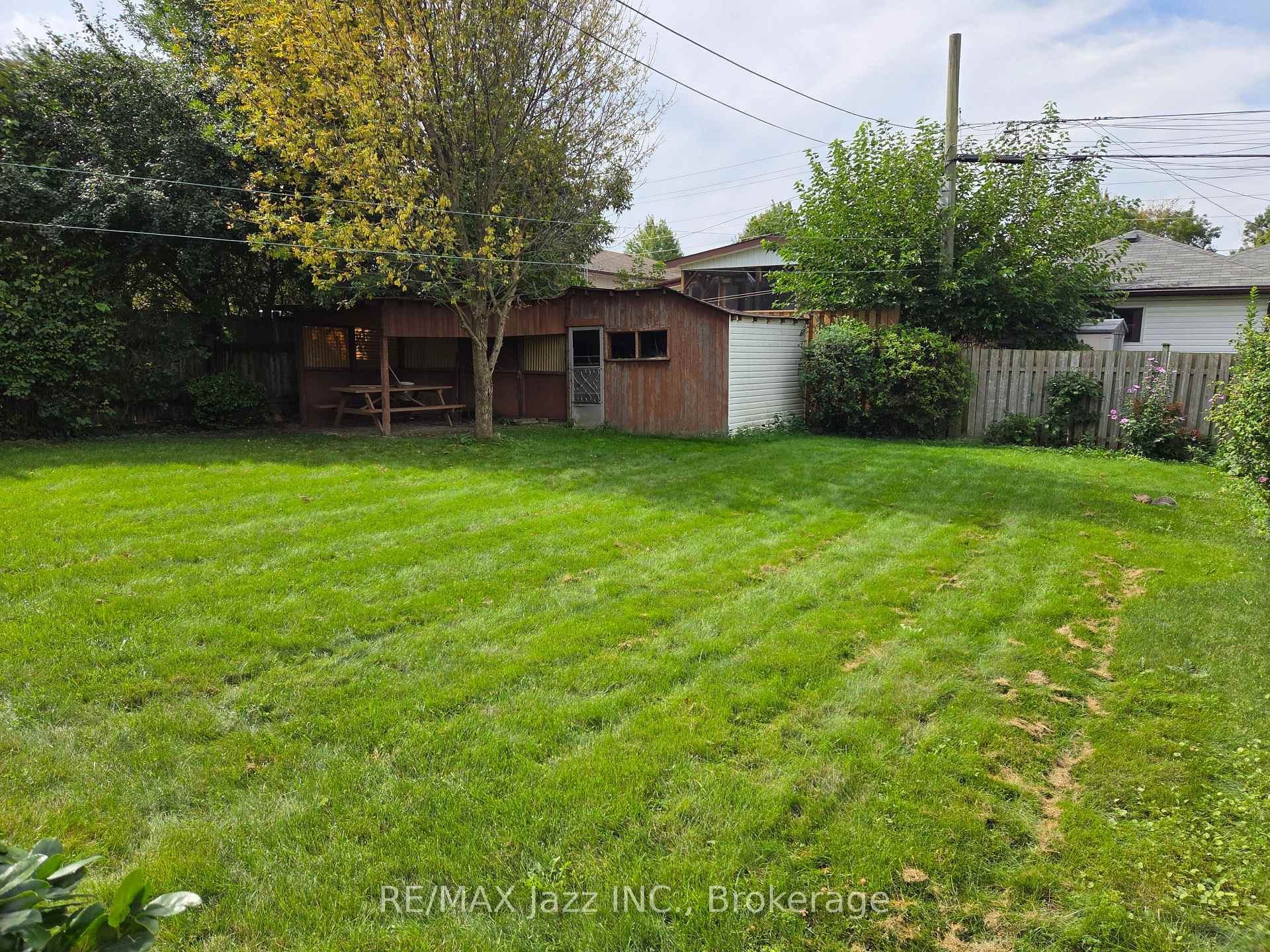 Photo 3 of 302 Poplar Street, Oshawa, Donevan — HOMEH