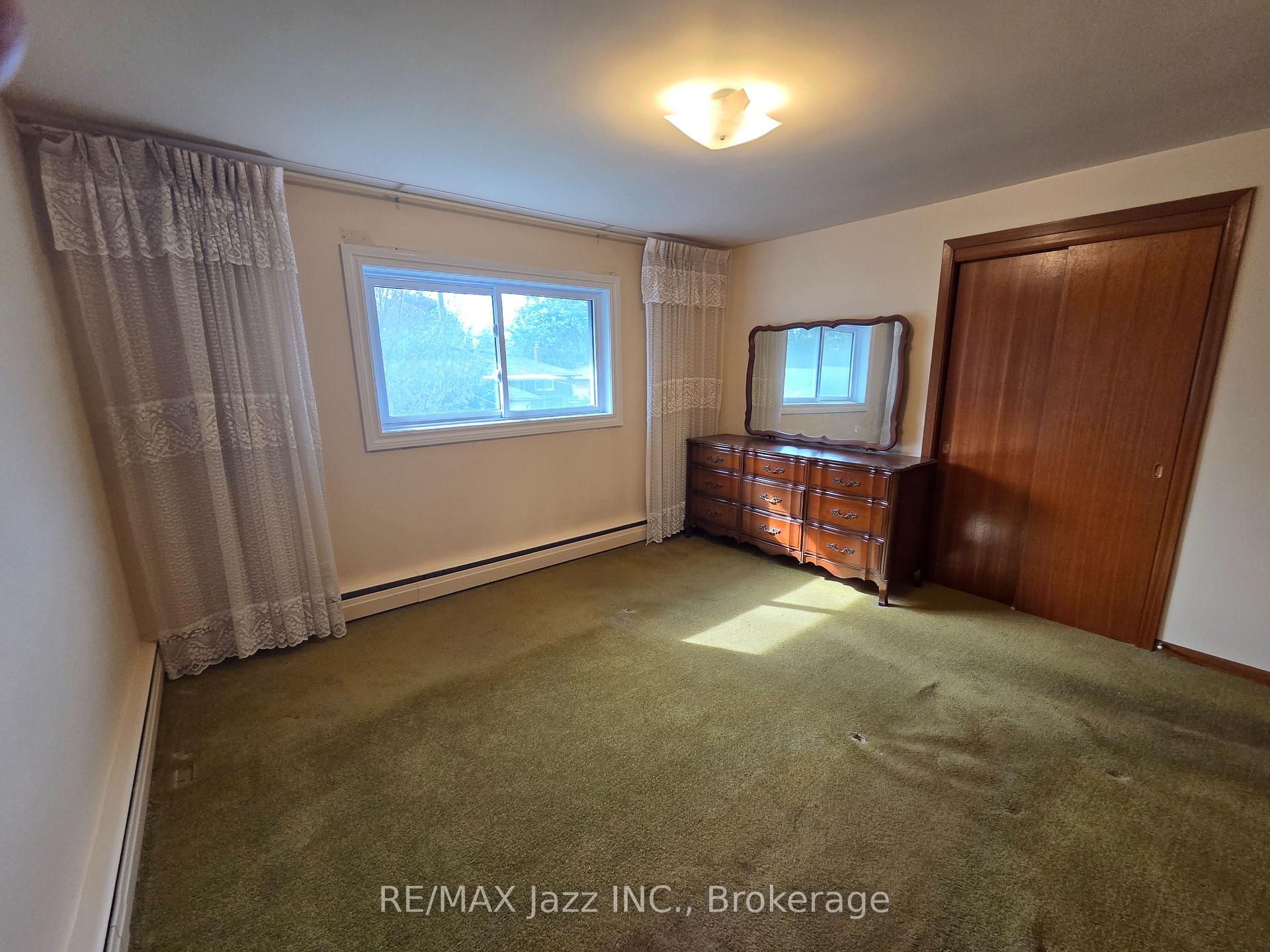 Photo 9 of 302 Poplar Street, Oshawa, Donevan — HOMEH