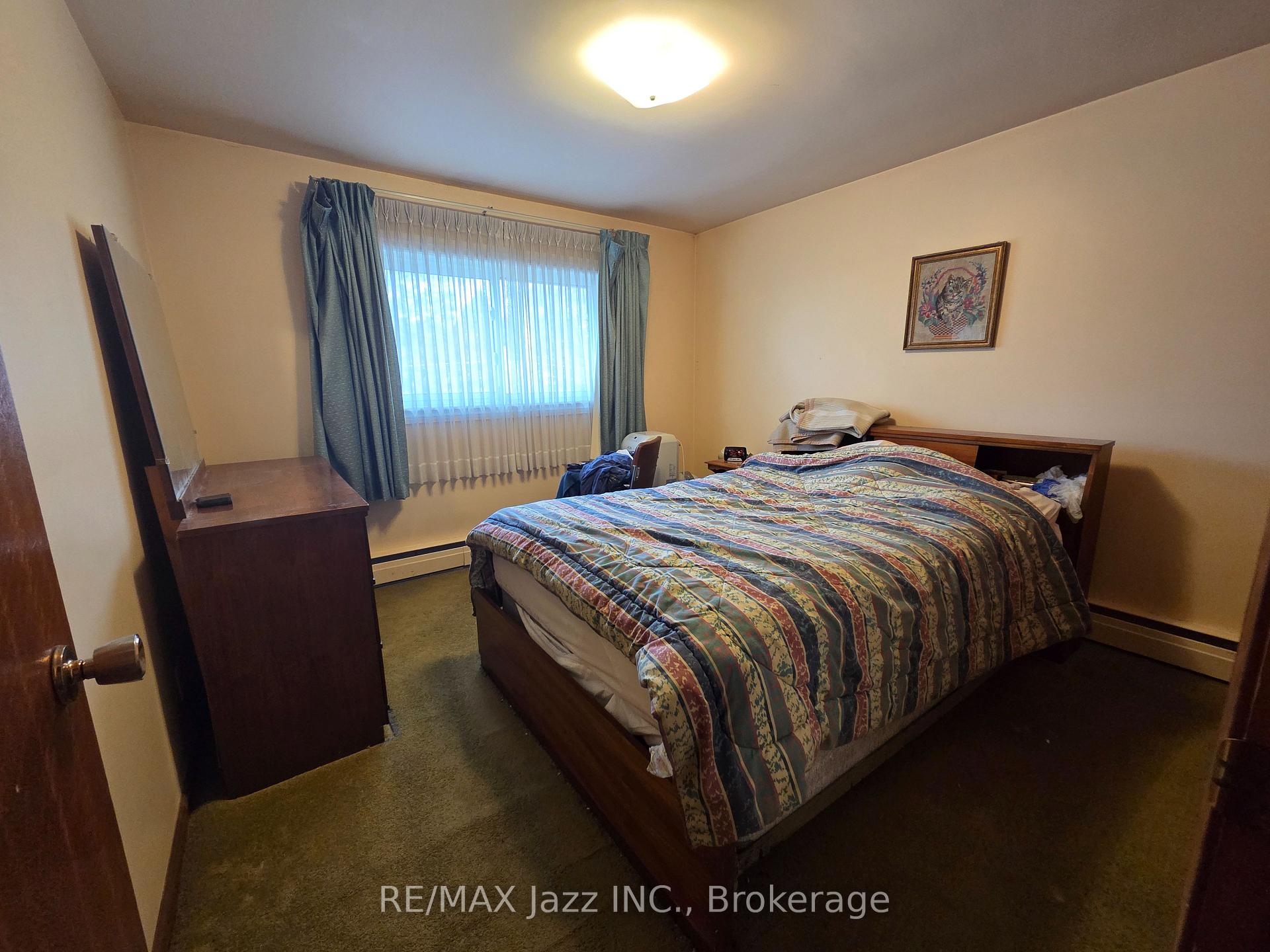 Photo 10 of 302 Poplar Street, Oshawa, Donevan — HOMEH