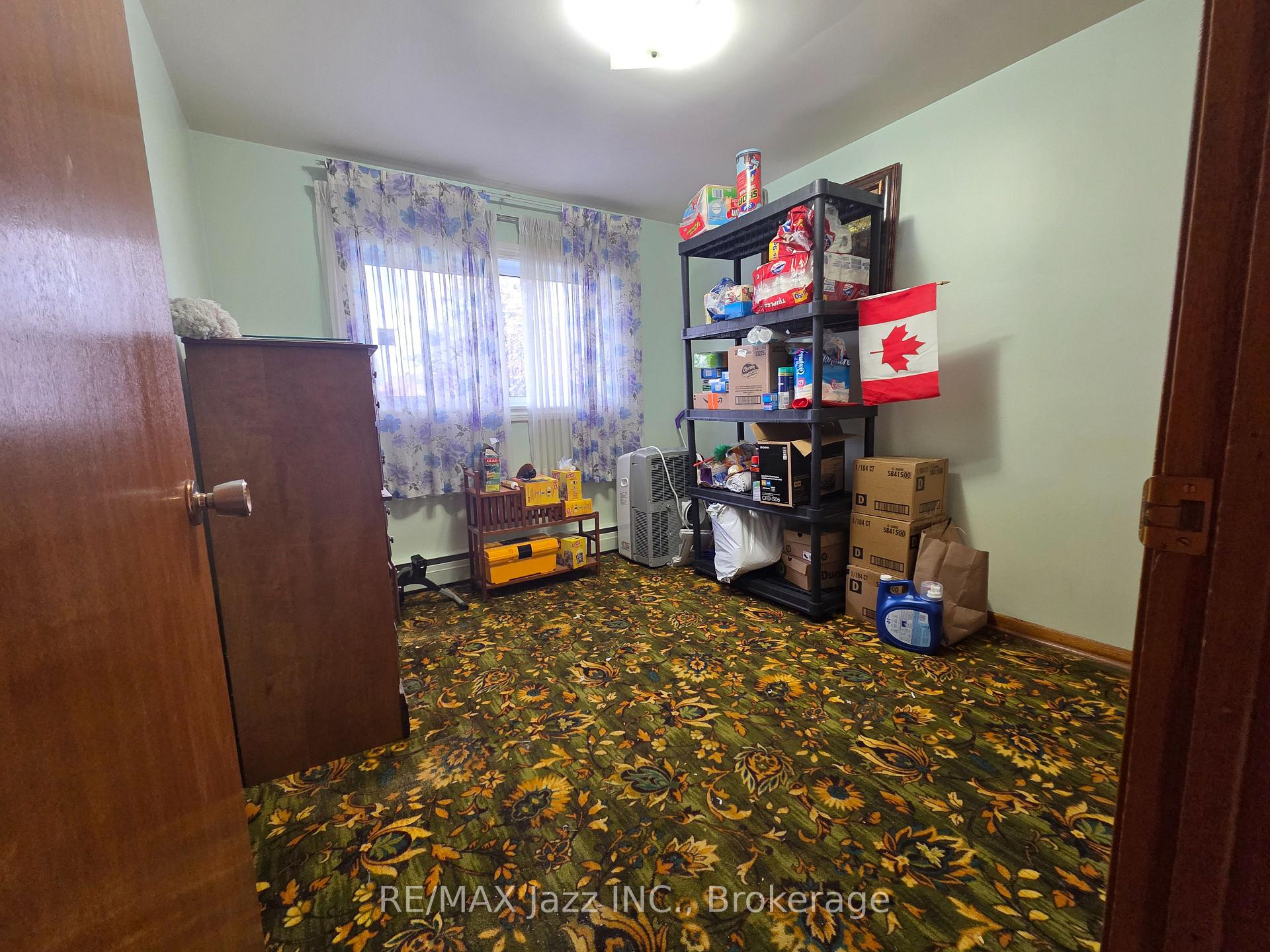 Photo 12 of 302 Poplar Street, Oshawa, Donevan — HOMEH