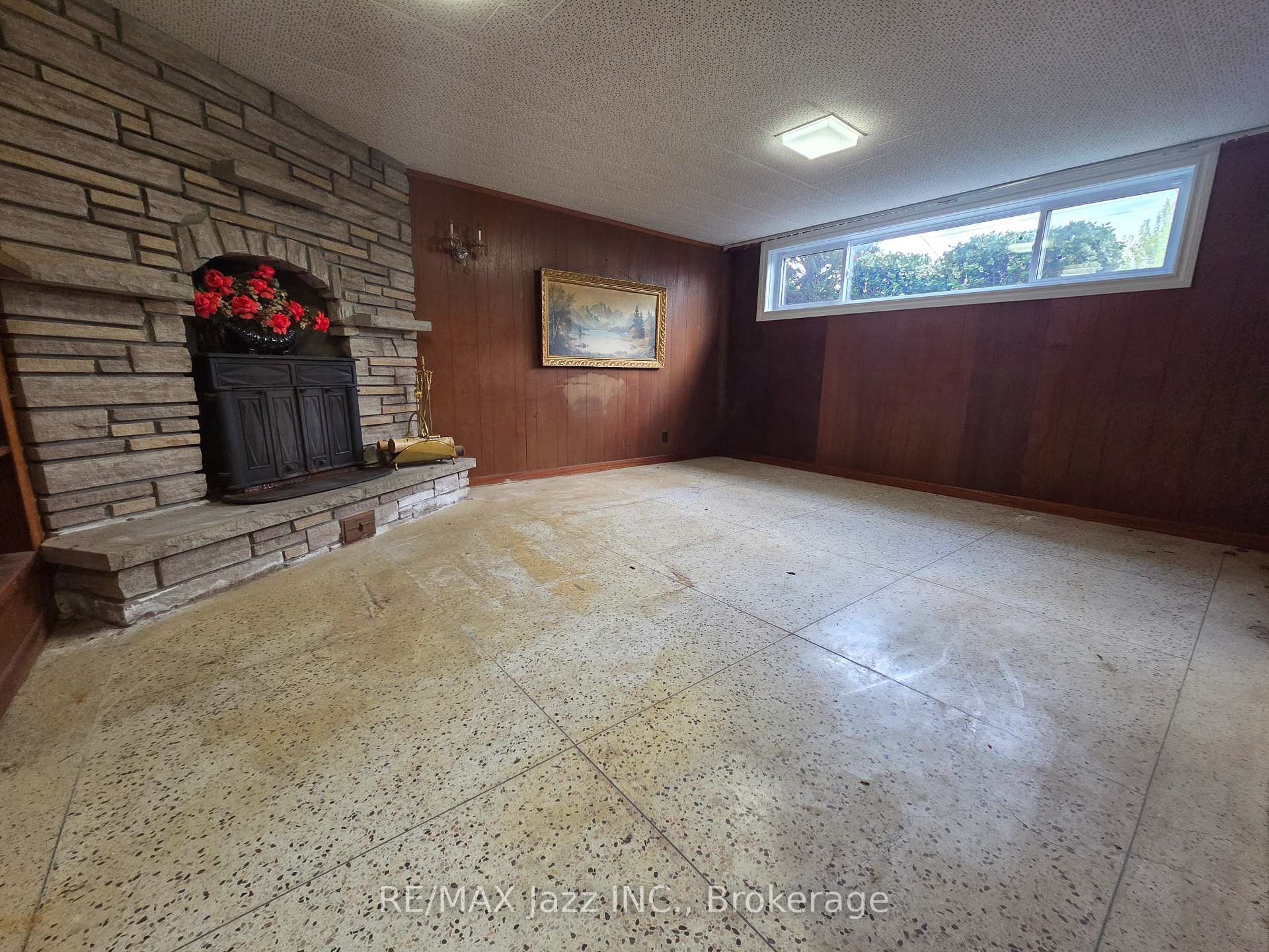 Photo 14 of 302 Poplar Street, Oshawa, Donevan — HOMEH