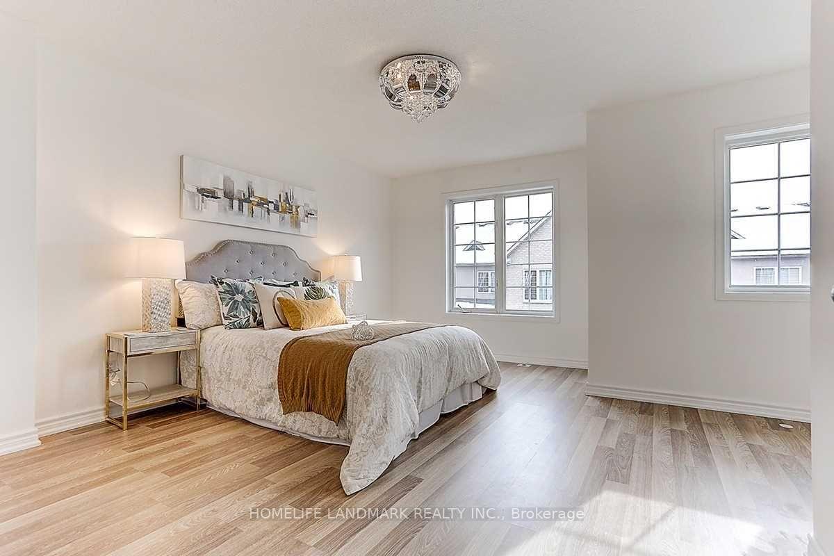 Photo 6 of Unit 5, 21 St Moritz Way, Markham, Unionville — HOMEH