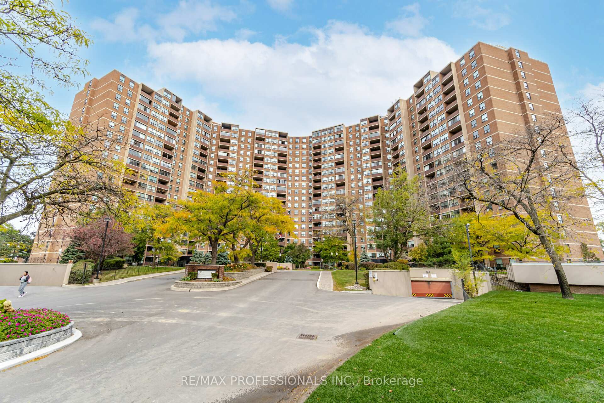 Front of Unit 1907, 714 The West Mall