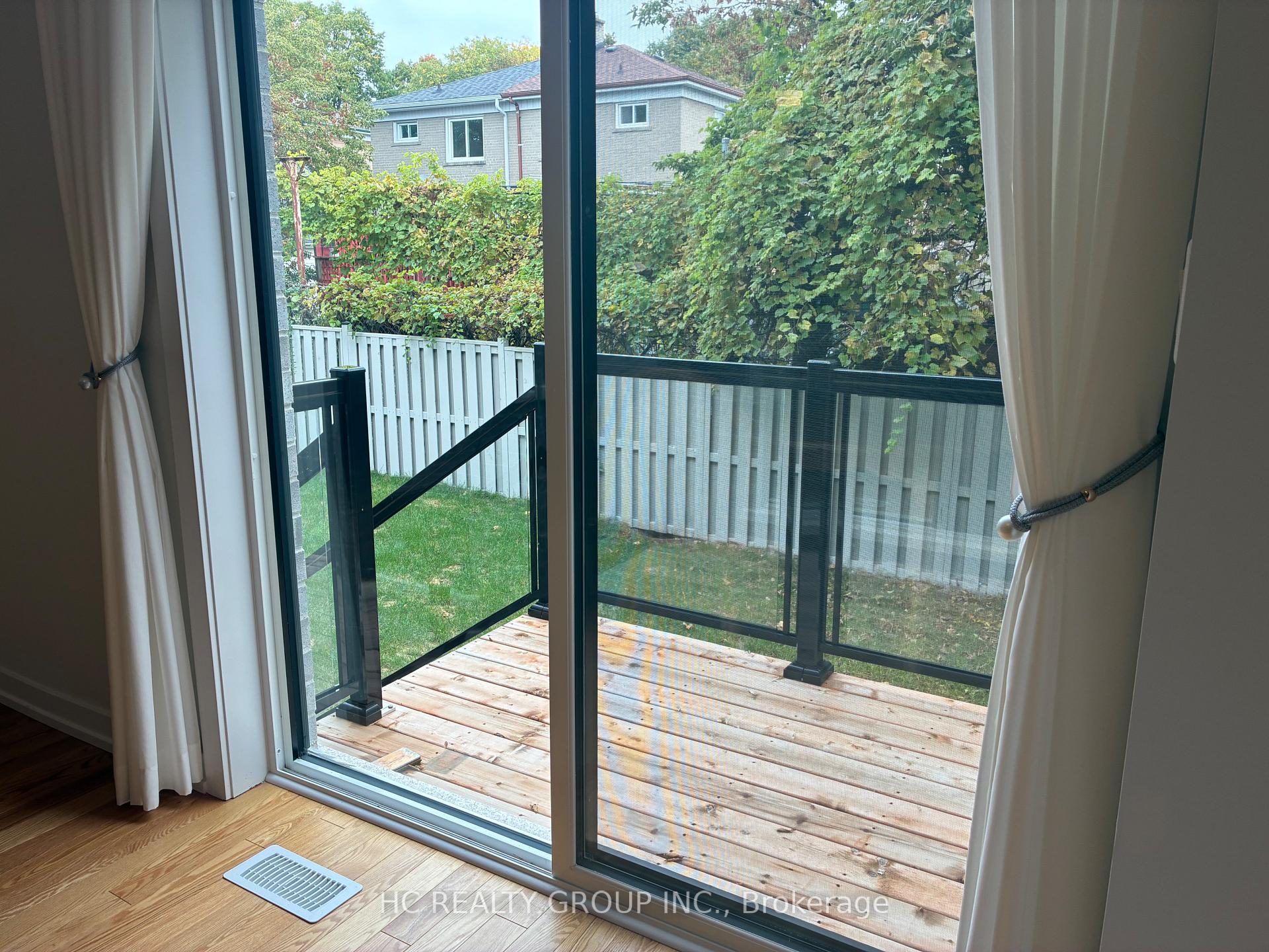 Photo 14 of 51 Danielle Moore Circle, Scarborough, Bendale — HOMEH