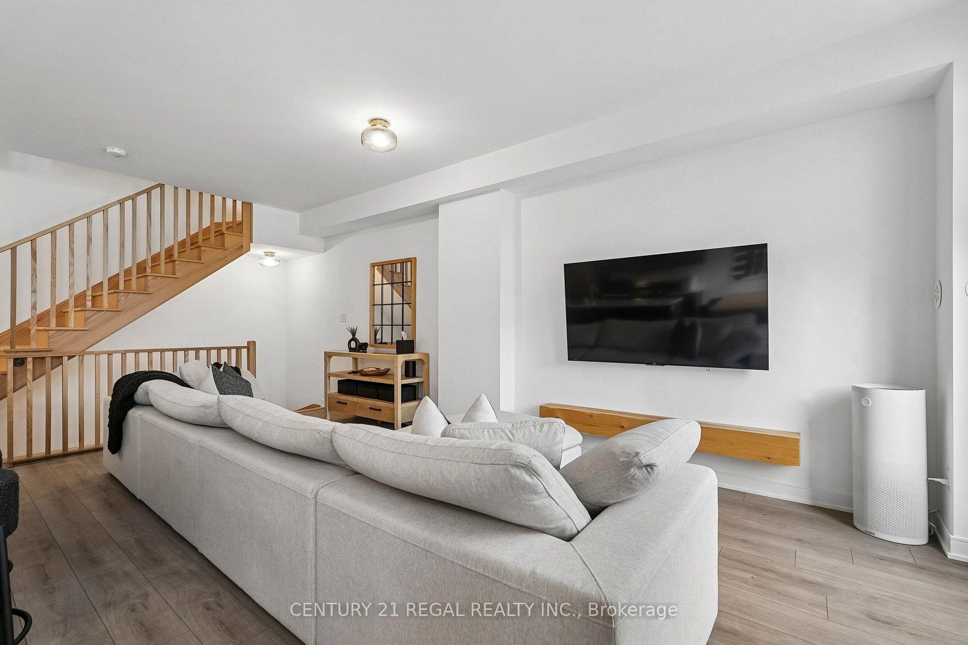 Photo 9 of 28 Spry Lane, Barrie, Innis-Shore — HOMEH