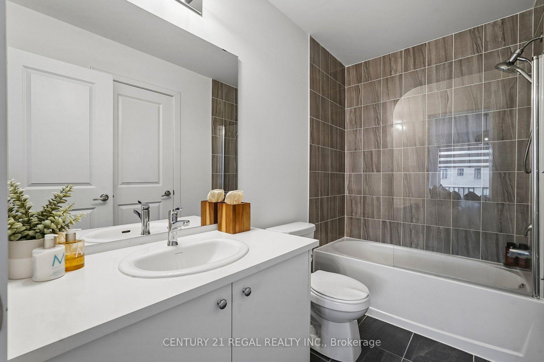 Photo 13 of 28 Spry Lane, Barrie, Innis-Shore — HOMEH