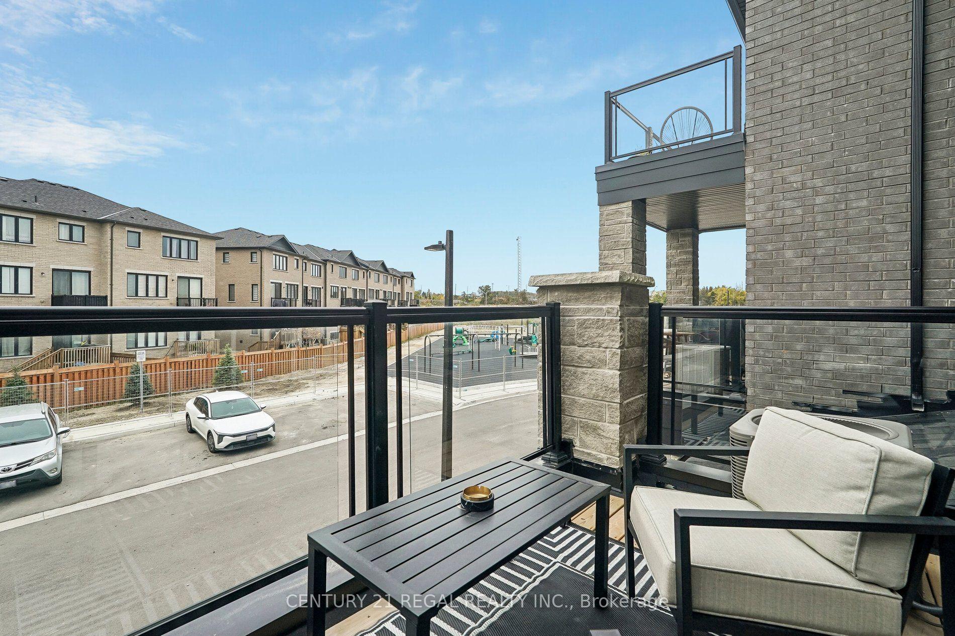 Photo 19 of 28 Spry Lane, Barrie, Innis-Shore — HOMEH