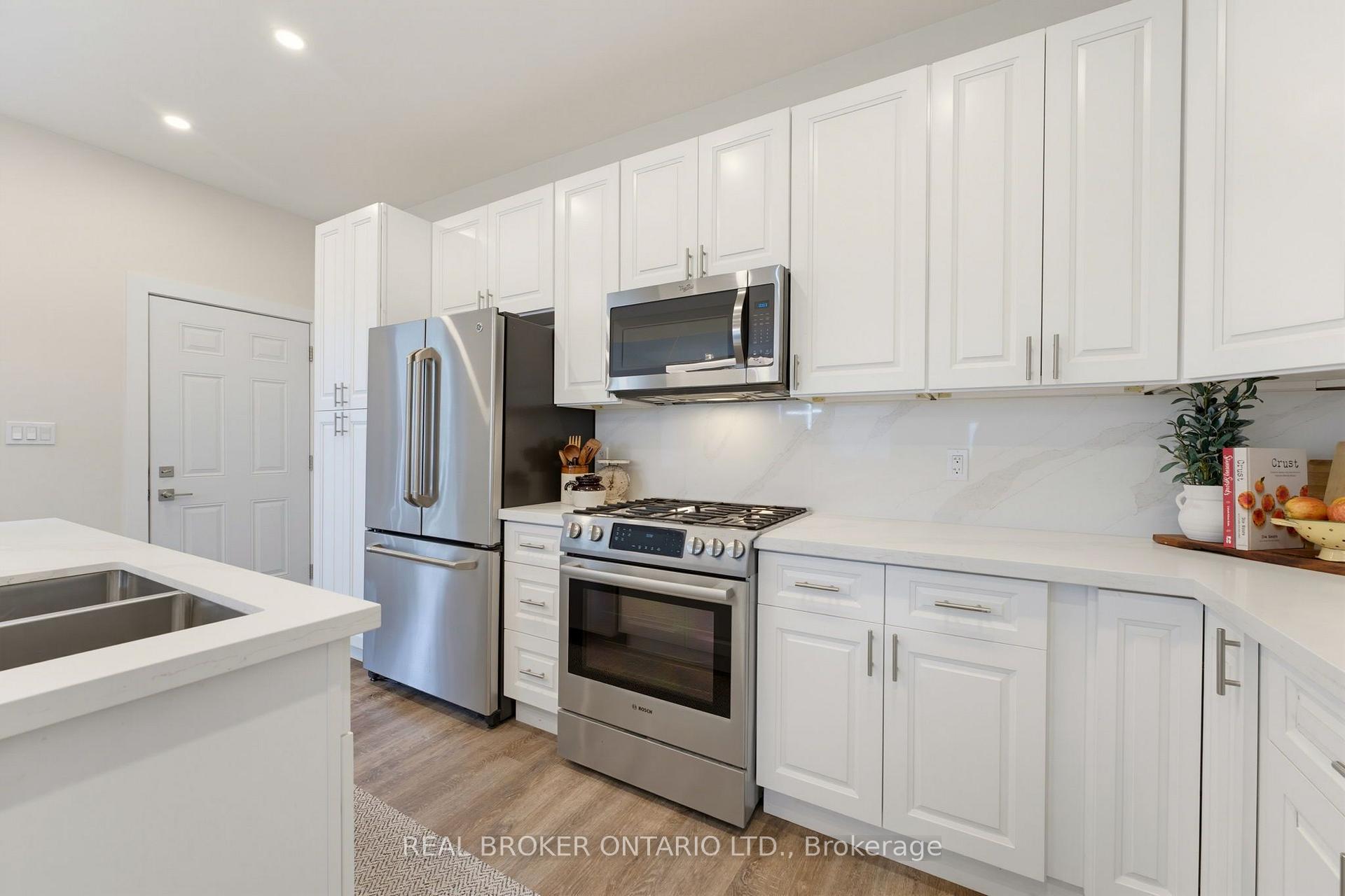 Photo 11 of 118 Clarence Street, Brantford, Downtown Core — HOMEH