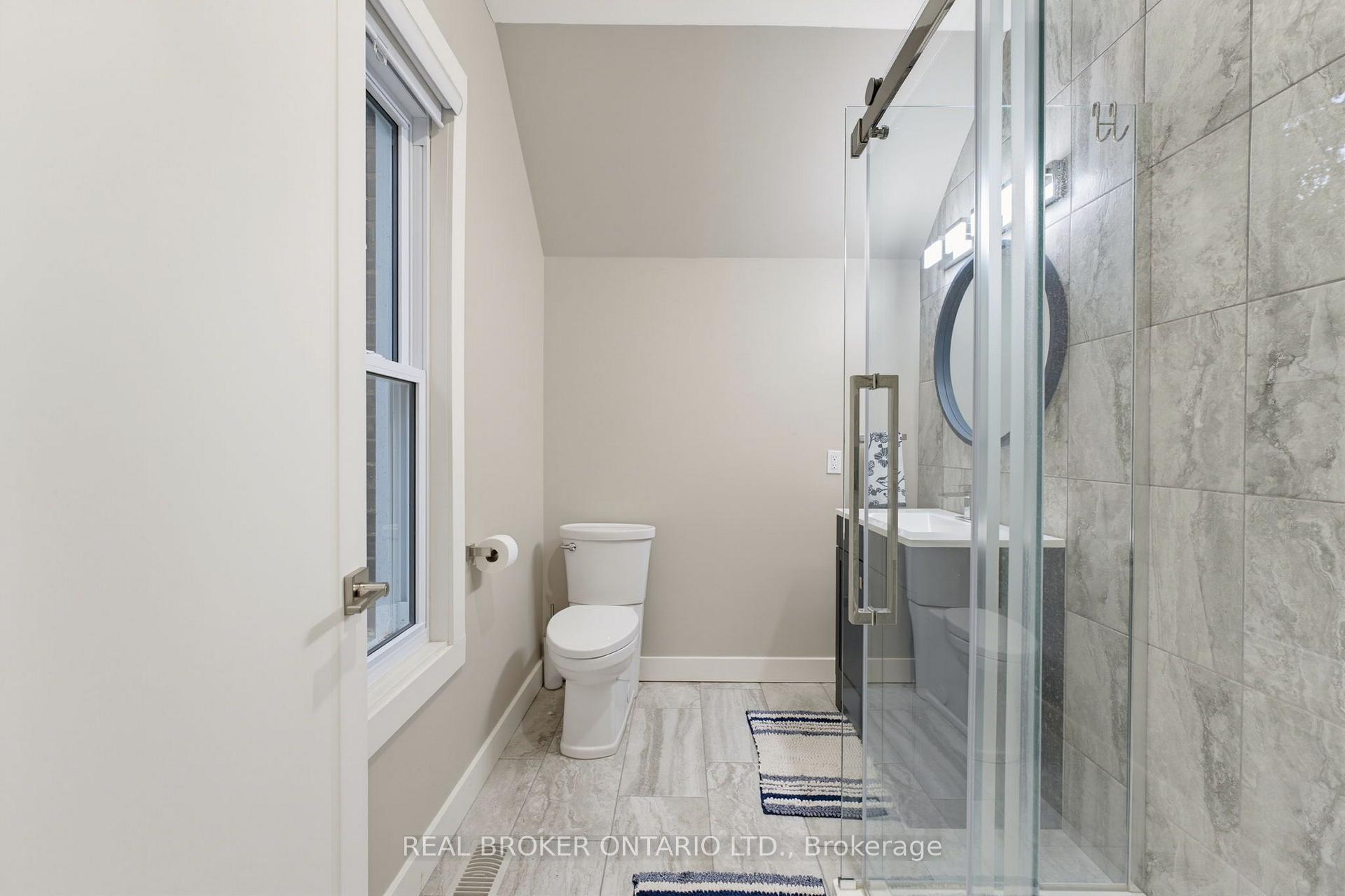 Photo 15 of 118 Clarence Street, Brantford, Downtown Core — HOMEH