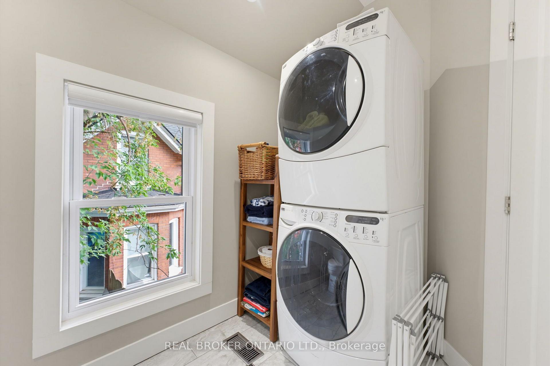 Photo 19 of 118 Clarence Street, Brantford, Downtown Core — HOMEH