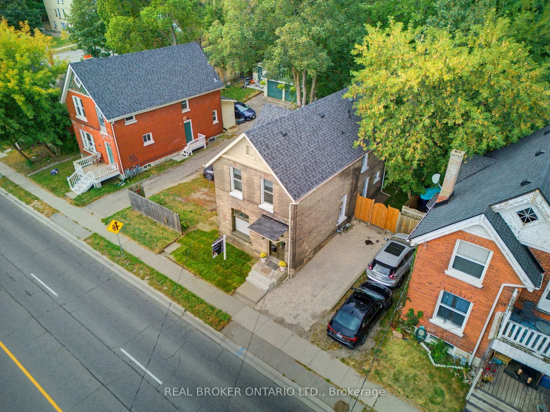 Photo 25 of 118 Clarence Street, Brantford, Downtown Core — HOMEH