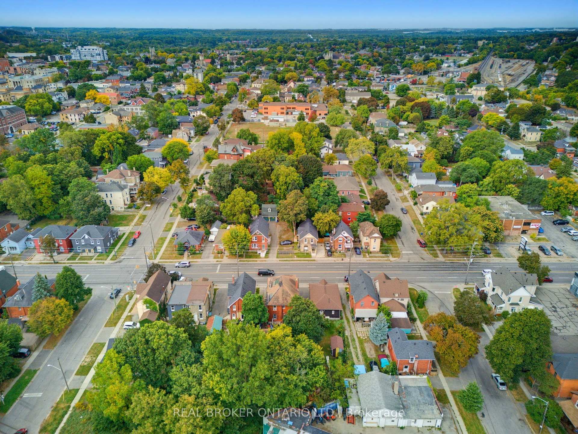 Photo 27 of 118 Clarence Street, Brantford, Downtown Core — HOMEH
