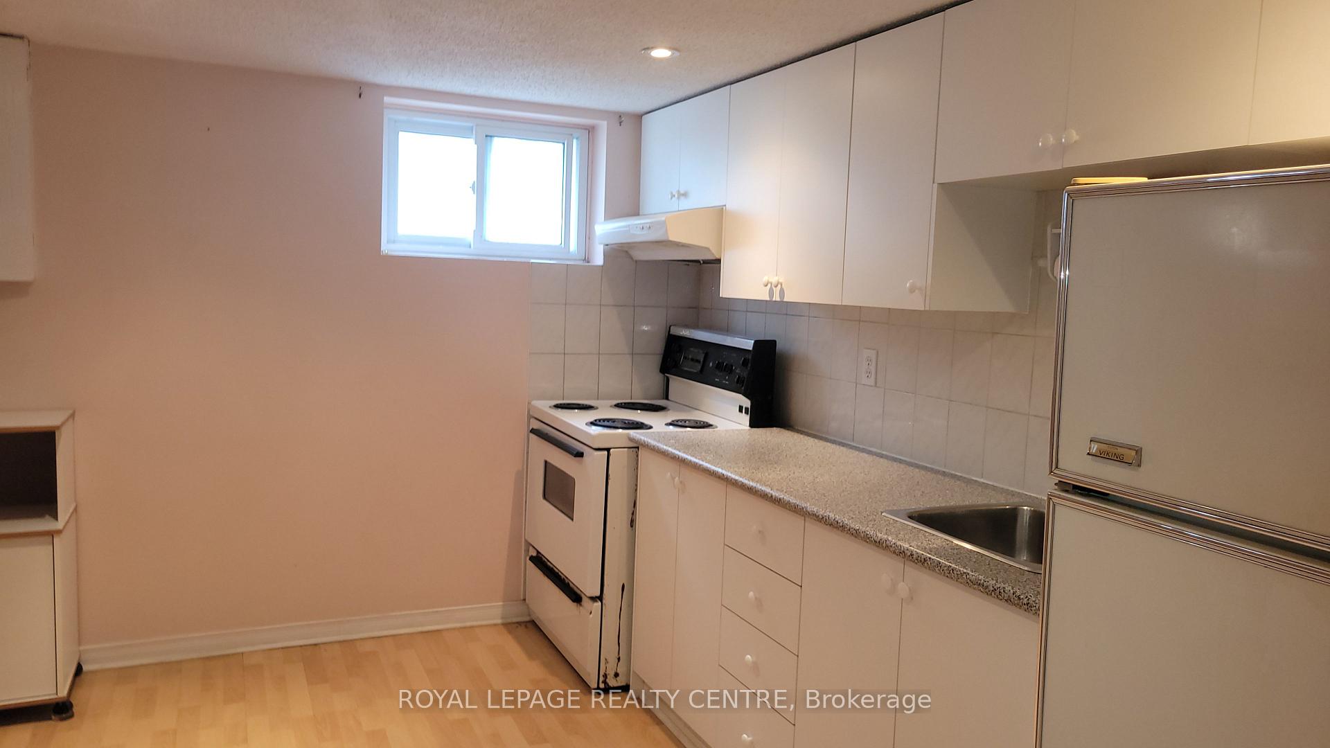 Photo 16 of 7 Earl Street, Mississauga, Streetsville — HOMEH