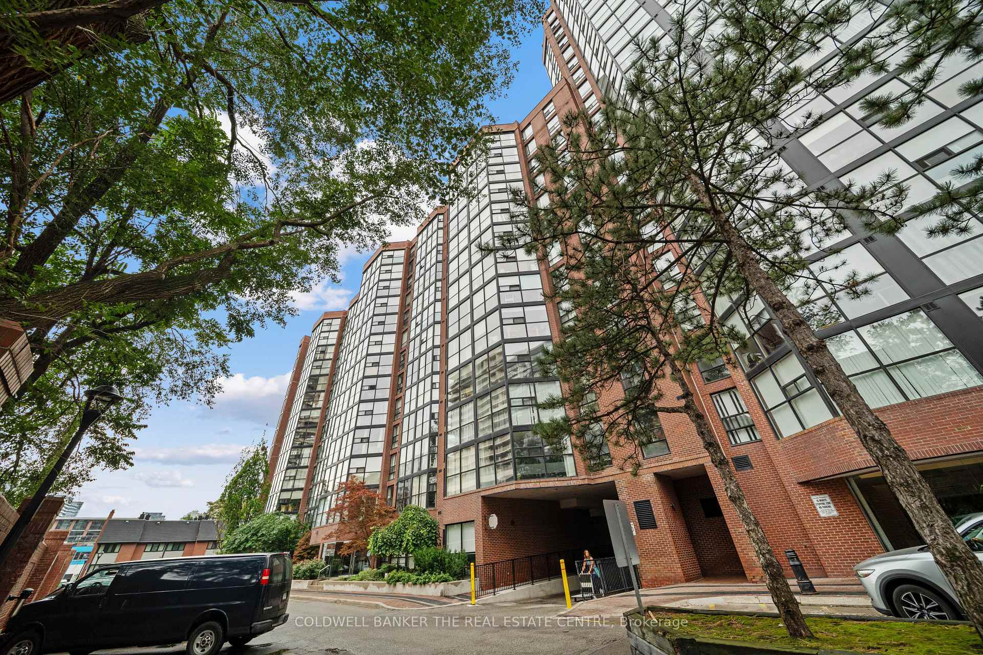 Photo 3 of Unit 1007, 701 King Street W, Toronto, Niagara — HOMEH