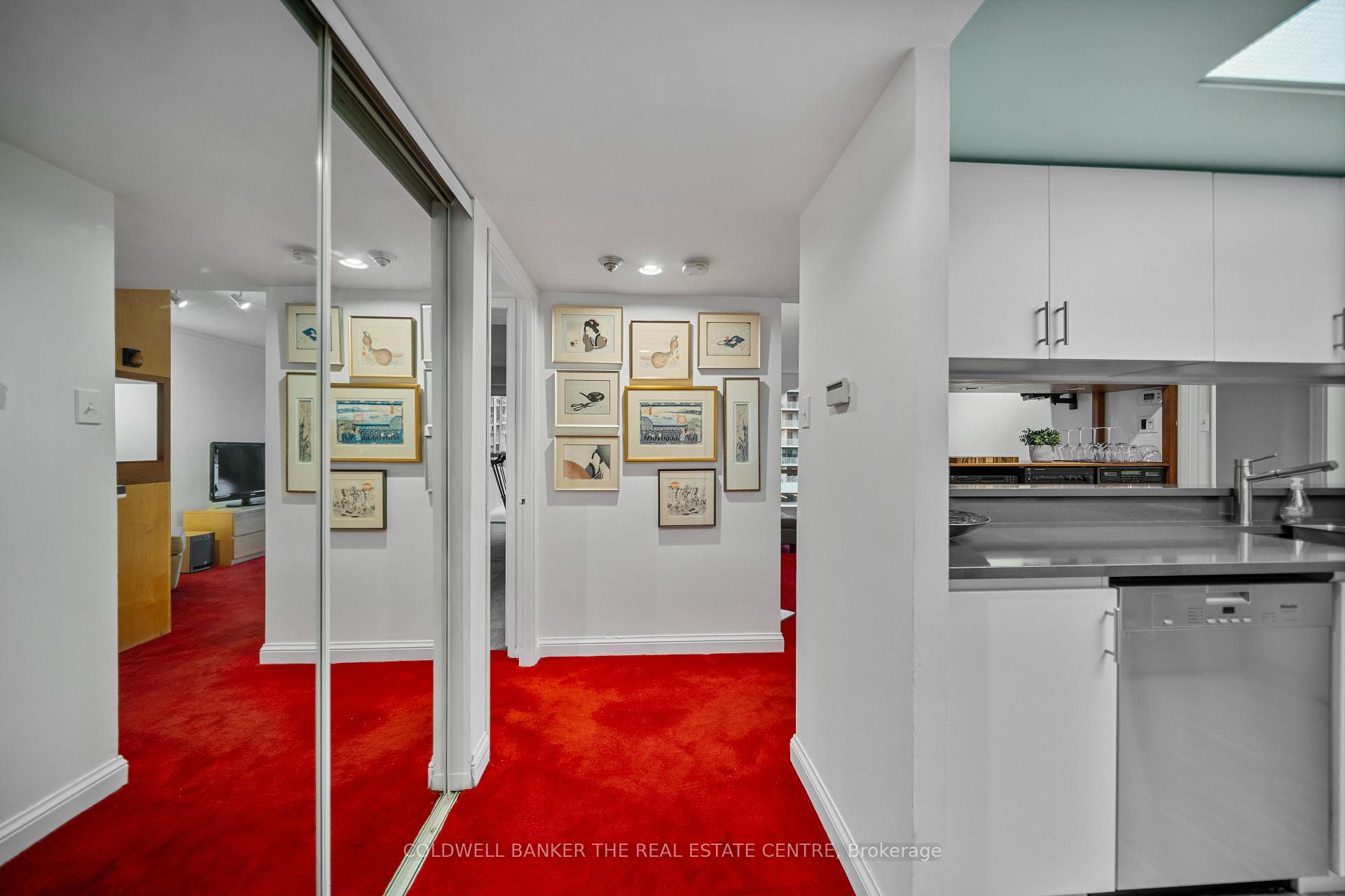 Photo 5 of Unit 1007, 701 King Street W, Toronto, Niagara — HOMEH