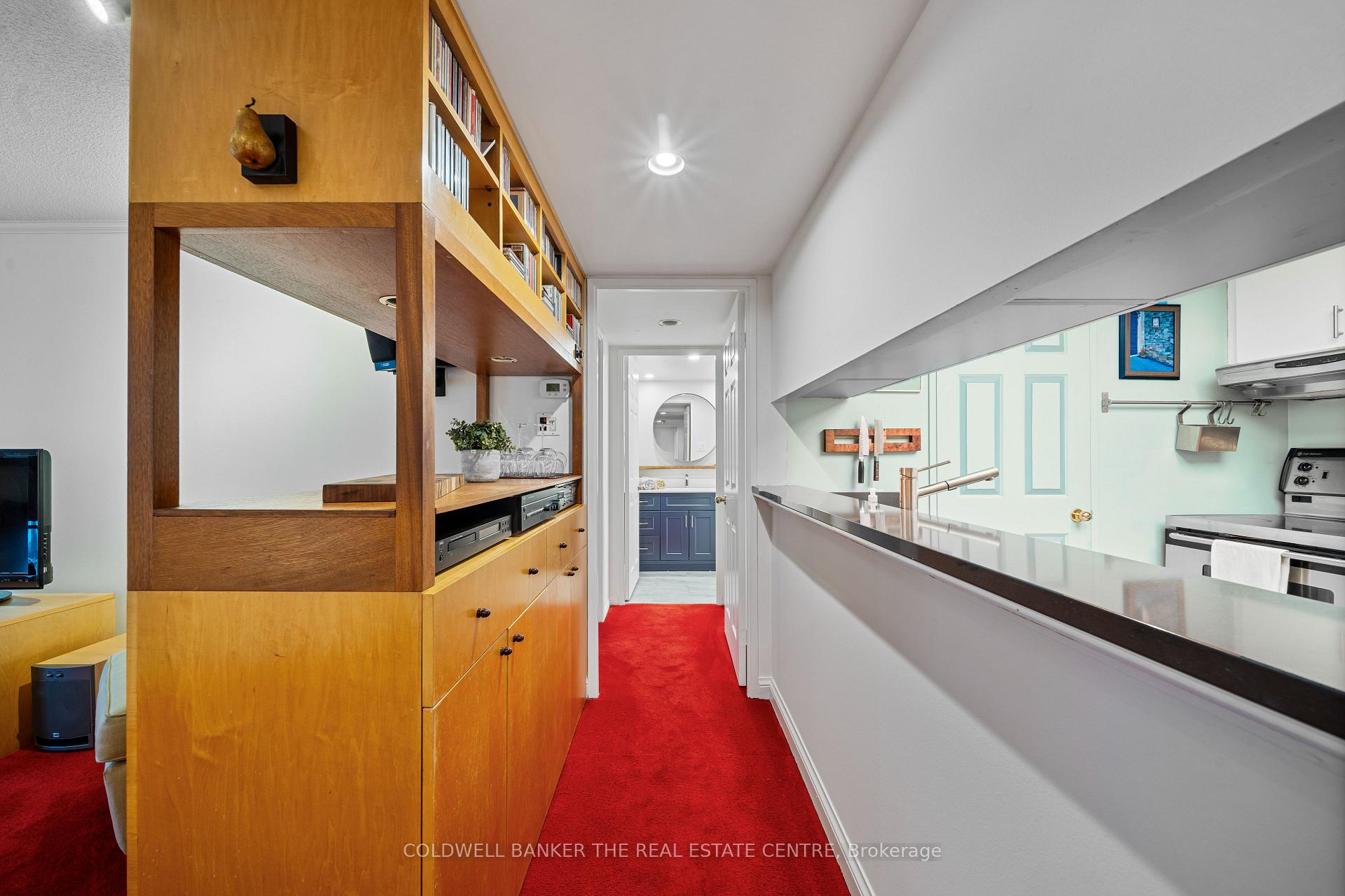 Photo 8 of Unit 1007, 701 King Street W, Toronto, Niagara — HOMEH
