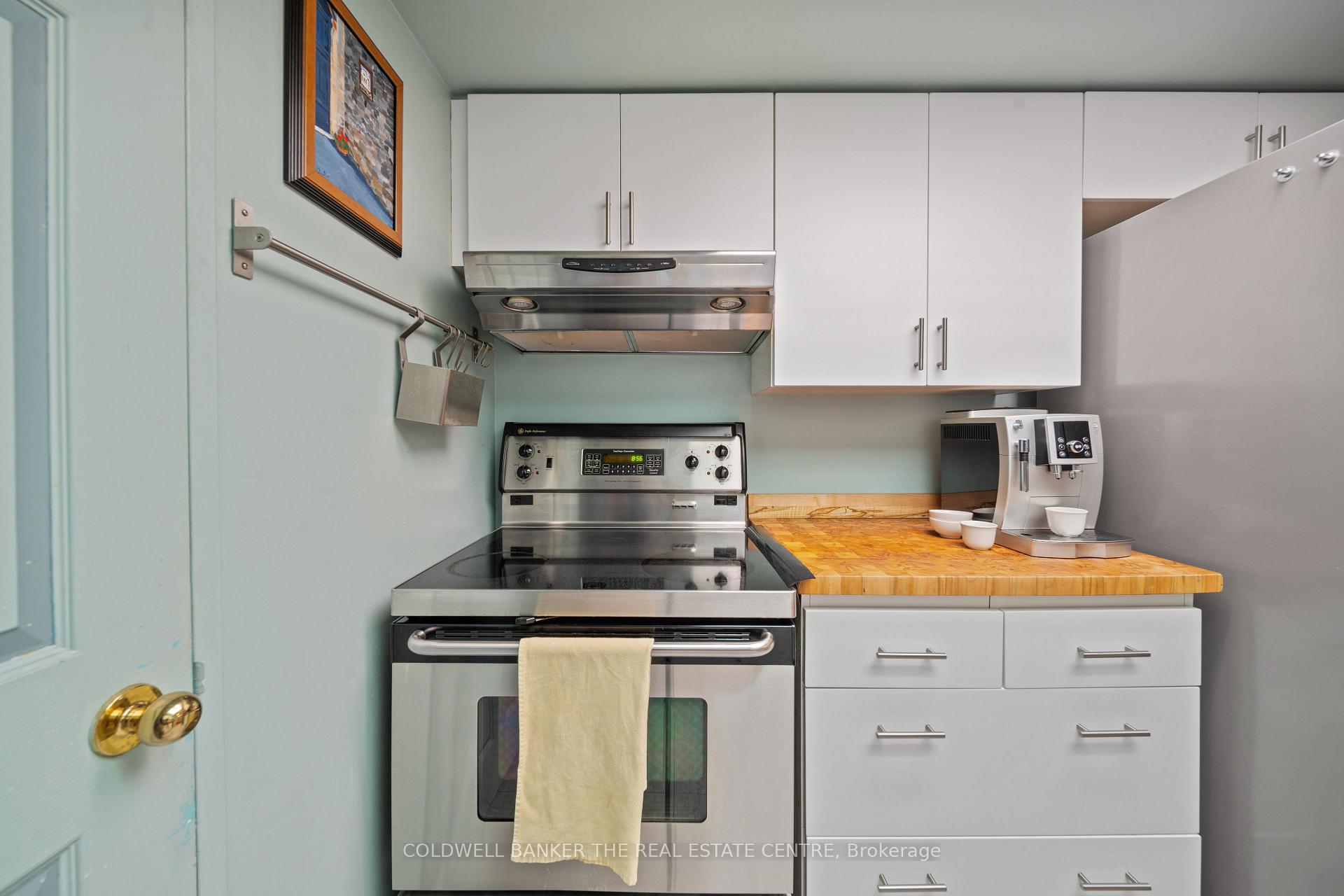 Photo 12 of Unit 1007, 701 King Street W, Toronto, Niagara — HOMEH