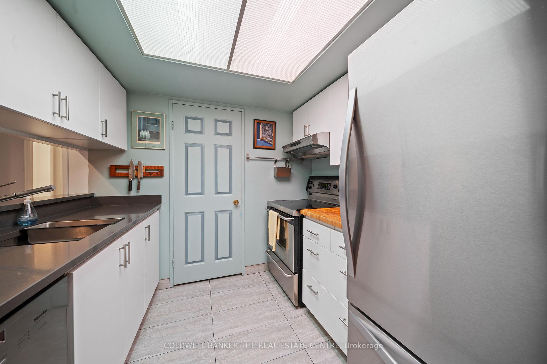 Photo 13 of Unit 1007, 701 King Street W, Toronto, Niagara — HOMEH