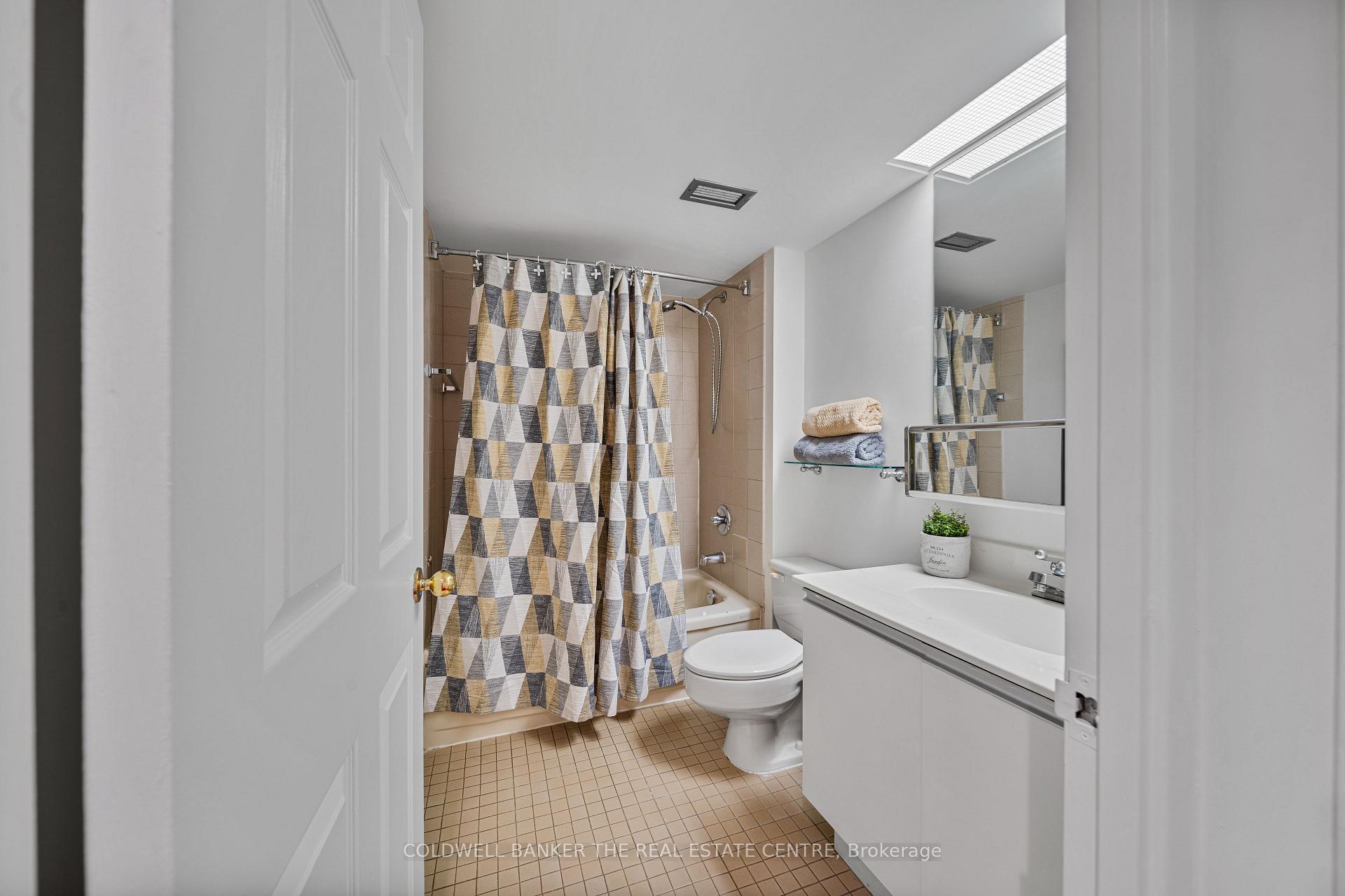 Photo 32 of Unit 1007, 701 King Street W, Toronto, Niagara — HOMEH