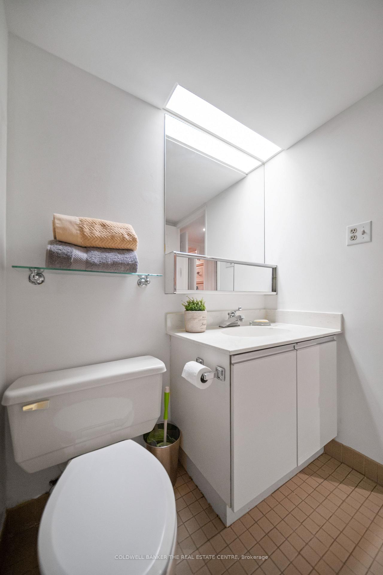 Photo 37 of Unit 1007, 701 King Street W, Toronto, Niagara — HOMEH