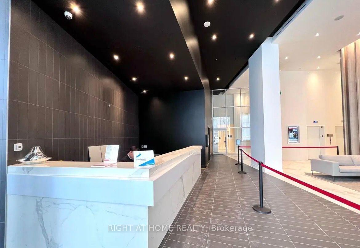 Photo 2 of Unit 309, 3900 Confederation Parkway, Mississauga, City Centre — HOMEH