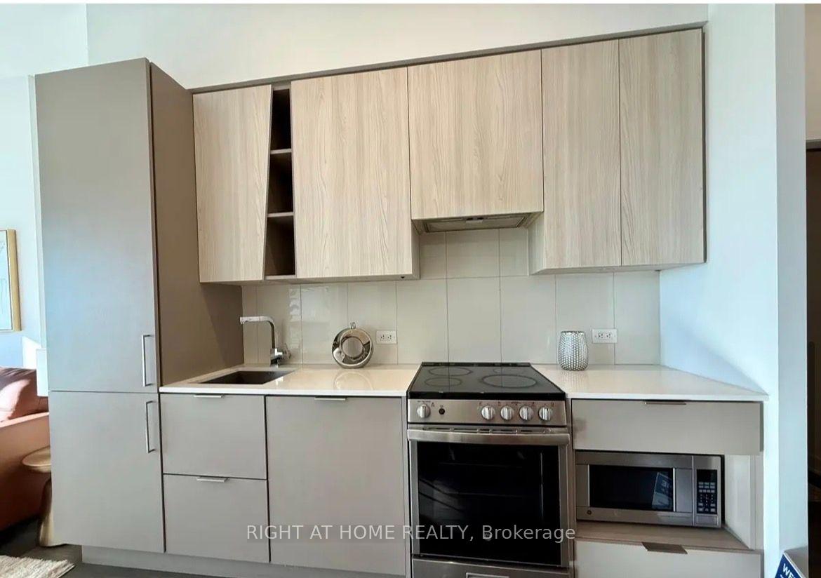 Photo 6 of Unit 309, 3900 Confederation Parkway, Mississauga, City Centre — HOMEH