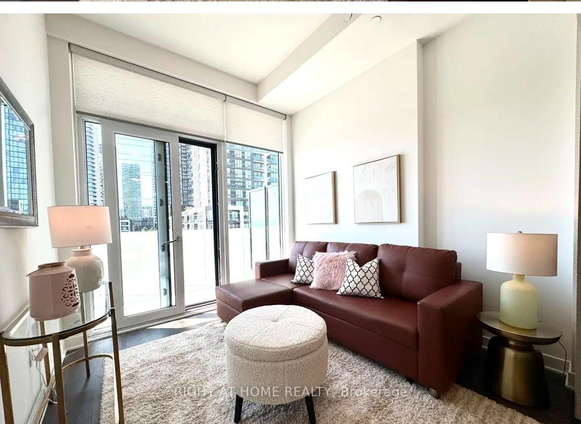 Photo 8 of Unit 309, 3900 Confederation Parkway, Mississauga, City Centre — HOMEH