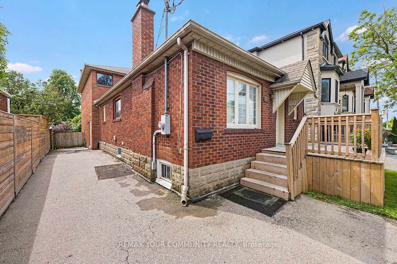 Photo 2 of 73 Struthers Street, Etobicoke, Mimico — HOMEH