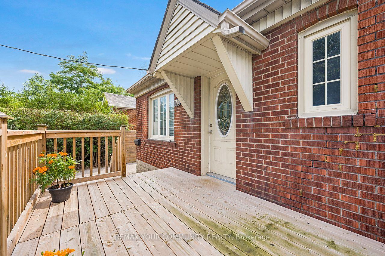 Photo 4 of 73 Struthers Street, Etobicoke, Mimico — HOMEH