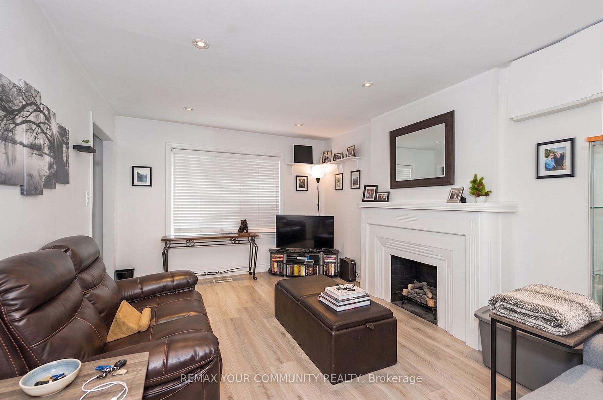 Photo 5 of 73 Struthers Street, Etobicoke, Mimico — HOMEH