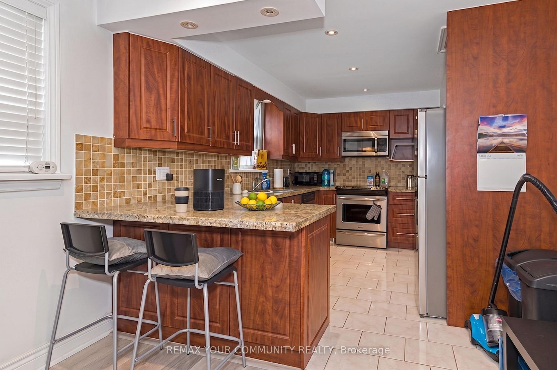 Photo 6 of 73 Struthers Street, Etobicoke, Mimico — HOMEH