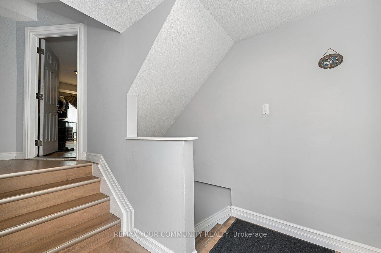 Photo 13 of 73 Struthers Street, Etobicoke, Mimico — HOMEH