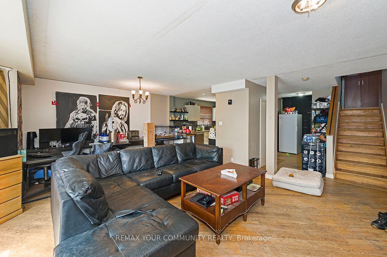Photo 16 of 73 Struthers Street, Etobicoke, Mimico — HOMEH