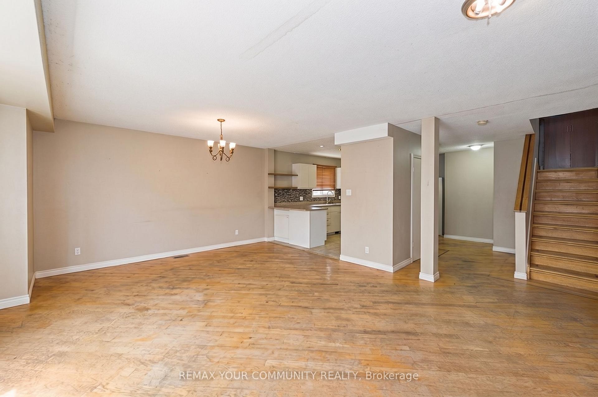 Photo 17 of 73 Struthers Street, Etobicoke, Mimico — HOMEH