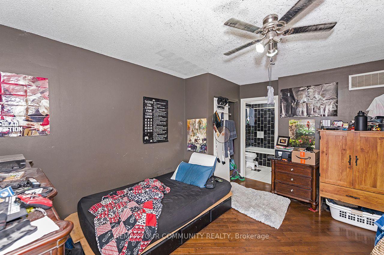 Photo 22 of 73 Struthers Street, Etobicoke, Mimico — HOMEH