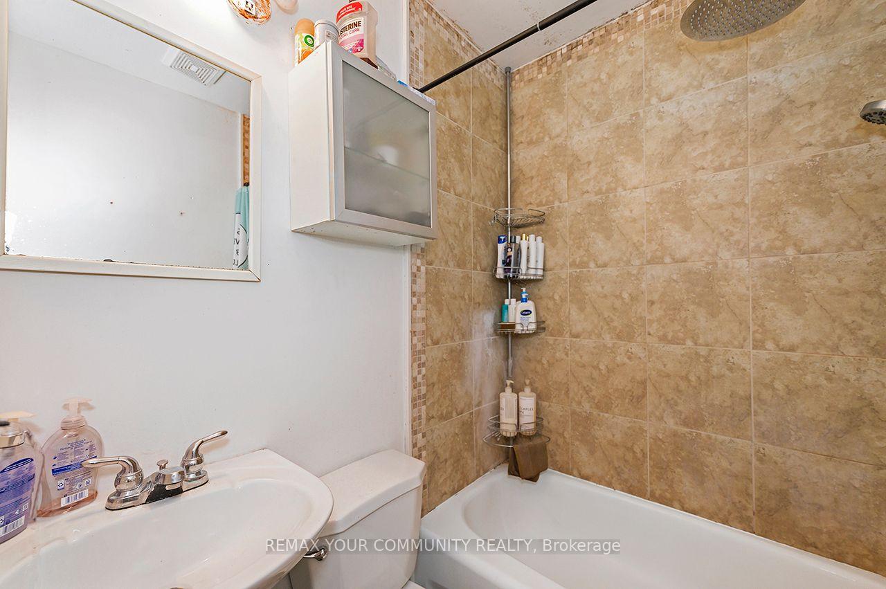 Photo 27 of 73 Struthers Street, Etobicoke, Mimico — HOMEH