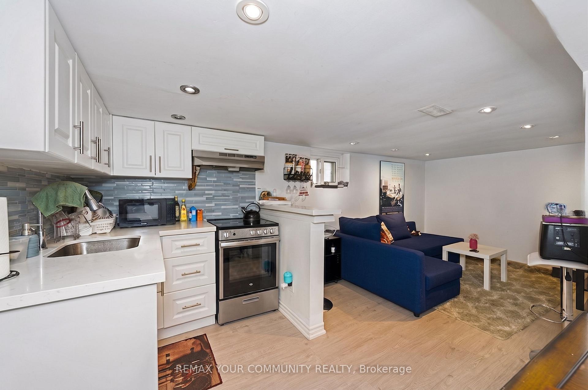 Photo 33 of 73 Struthers Street, Etobicoke, Mimico — HOMEH