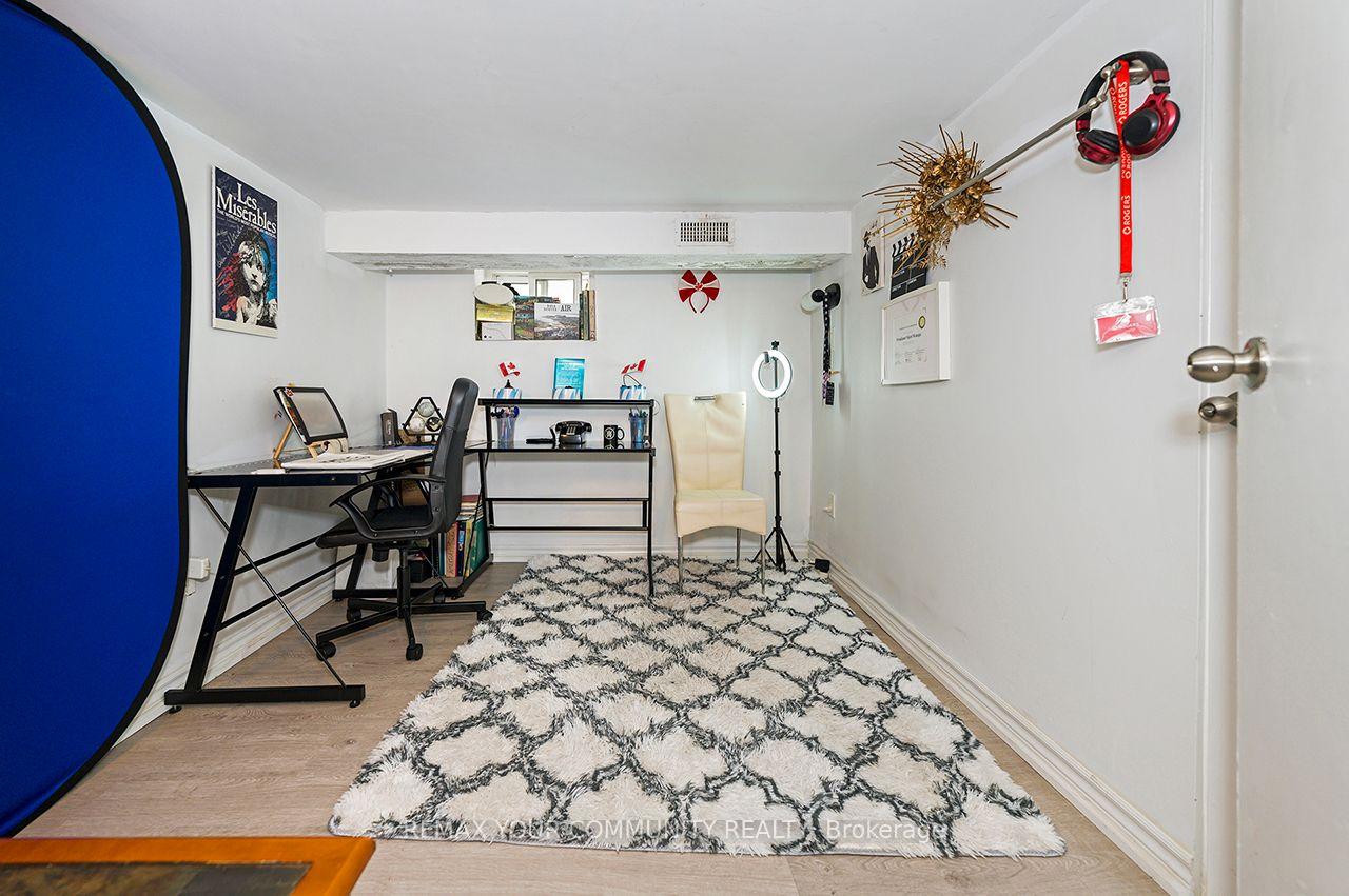 Photo 35 of 73 Struthers Street, Etobicoke, Mimico — HOMEH