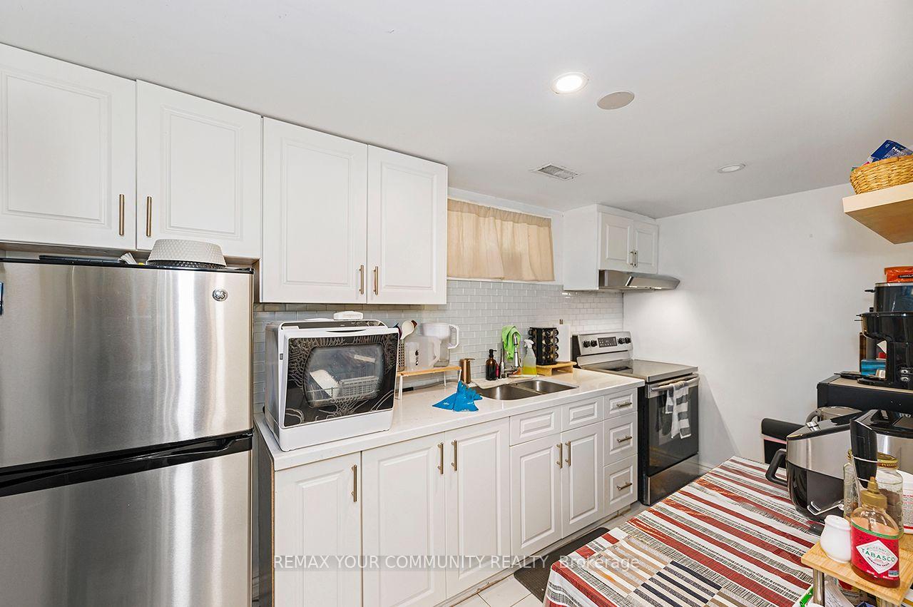 Photo 39 of 73 Struthers Street, Etobicoke, Mimico — HOMEH