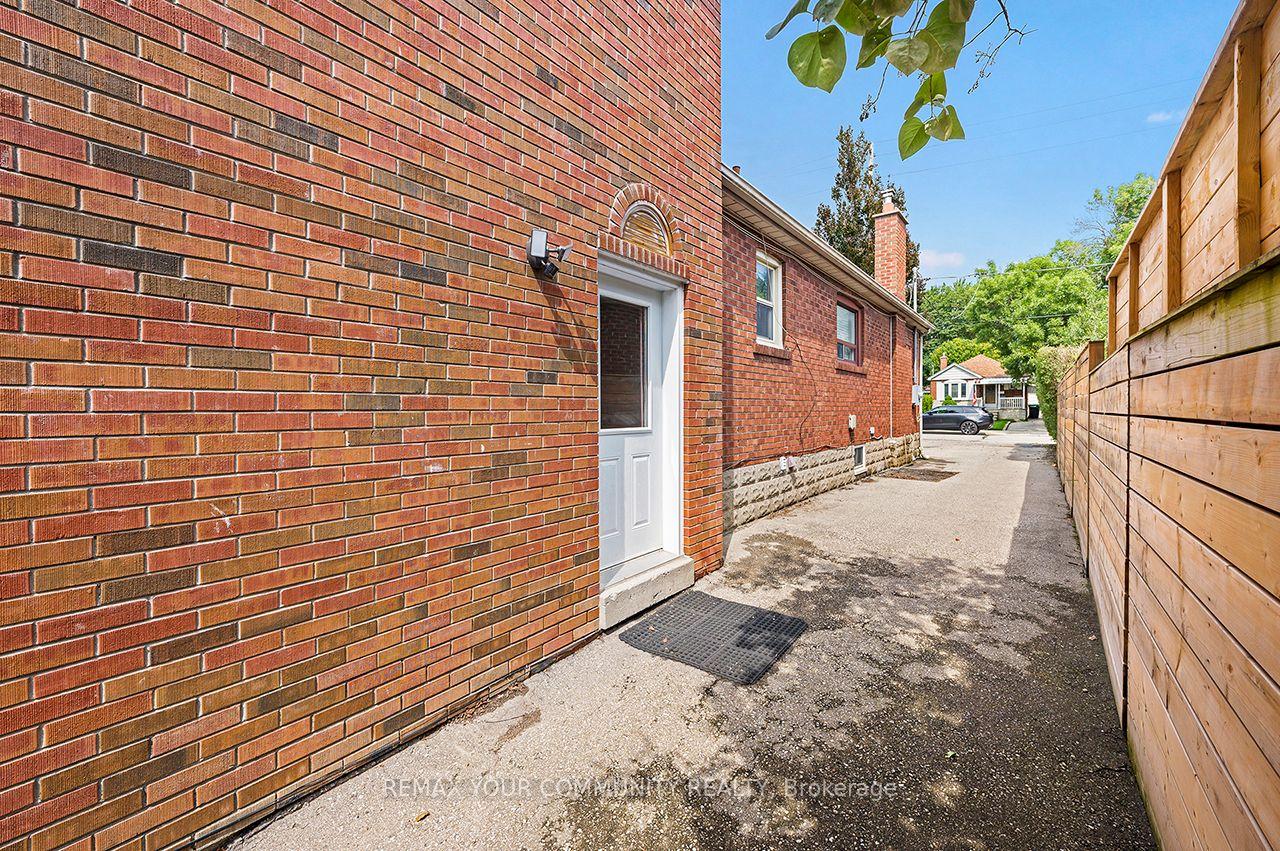 Photo 41 of 73 Struthers Street, Etobicoke, Mimico — HOMEH