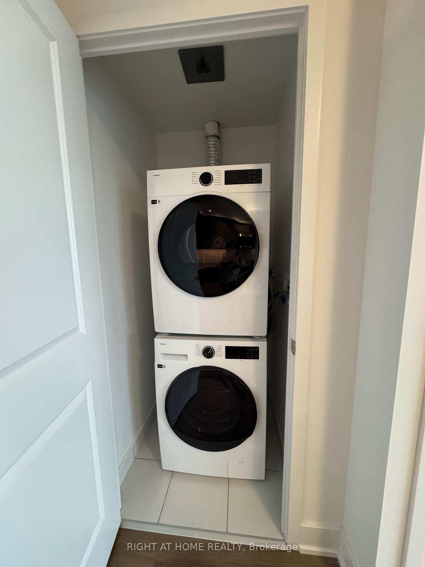 Photo 11 of Unit 1711A, 115 Nipissing Road N, Milton, Timberlea — HOMEH