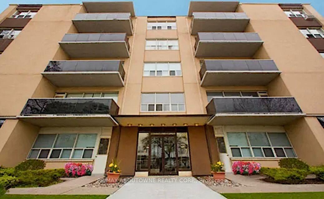 Photo 1 of Unit 204, 300 St Clair Avenue W, Toronto, Casa Loma — HOMEH