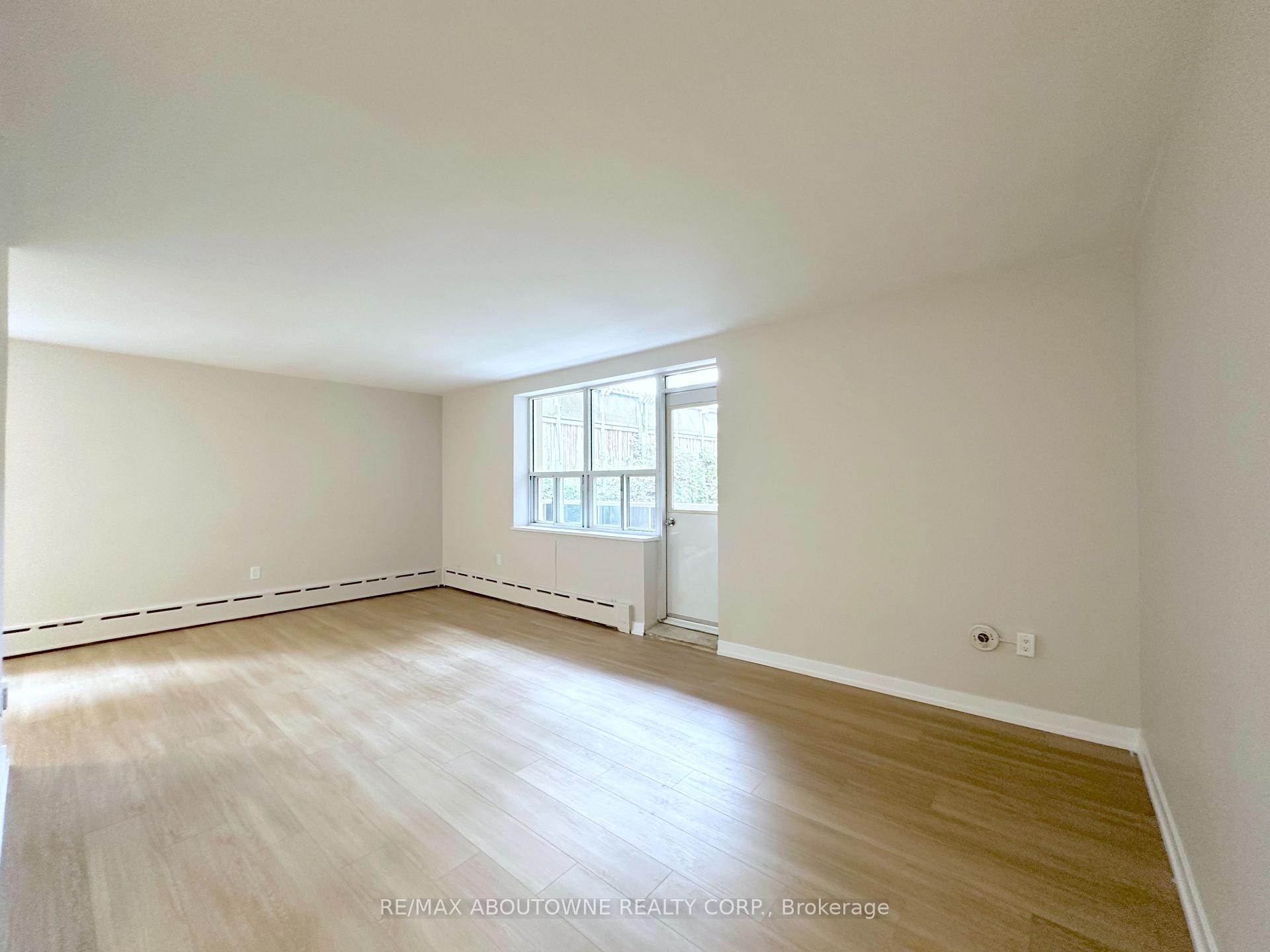 Photo 2 of Unit 204, 300 St Clair Avenue W, Toronto, Casa Loma — HOMEH