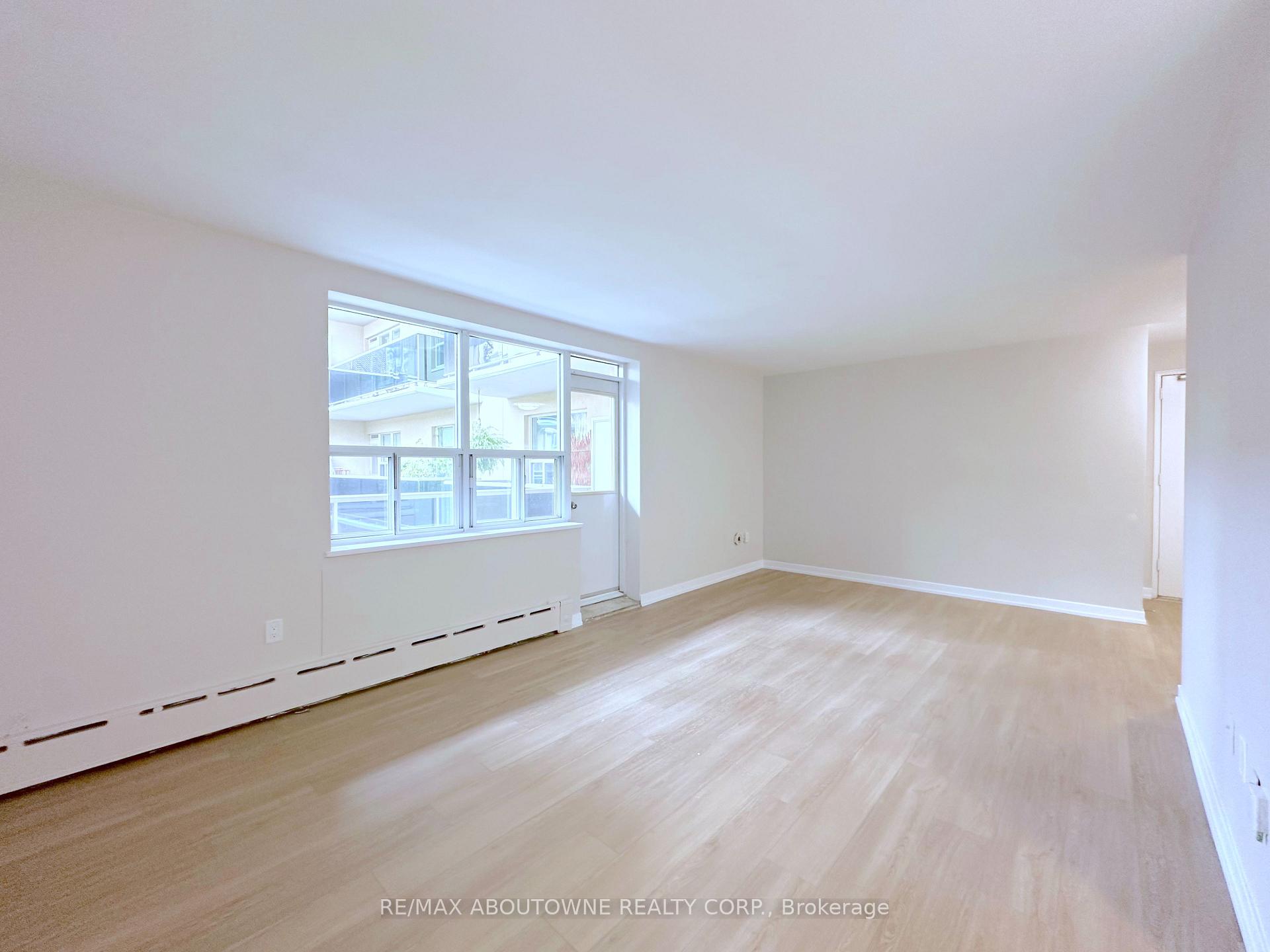Photo 3 of Unit 204, 300 St Clair Avenue W, Toronto, Casa Loma — HOMEH